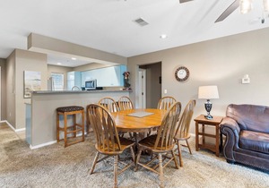 Spacious 4 Bedroom, 4 Bathroom Golf Condo with Jetted Tub & Sunroom-Golf & Ticket Discounts