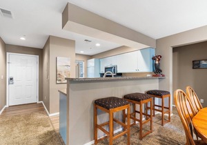 Spacious 4 Bedroom, 4 Bathroom Golf Condo with Jetted Tub & Sunroom-Golf & Ticket Discounts