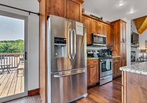 Stunning Lakefront Lodge on Indian Point! 7 BR, 6BA! Boat Silp Included