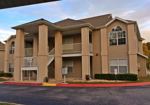Stunning Walk In Two Bedroom/Two Bath Luxurious Lakefront Condo