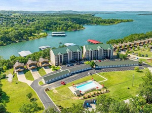 Chalets Resort Lakefront | Branson