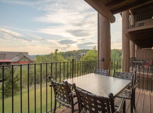 Cozy Wilderness Club At Cedar | Big Cedars