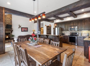 Chalets Resort Lakefront | Lampe