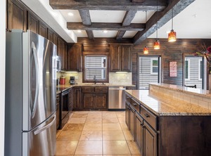 Chalets Resort Lakefront | Lampe