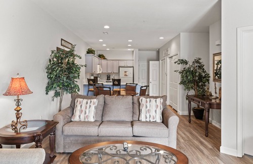 Branson Condo | 1 Bedroom Condo + Queen Suite (Adjoined Units, Lock-Off Access)