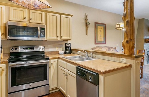 Big Cedars Cabin | 1 Bedroom Lodge, Sleeps 4, Full Kitchen, at Big Cedar Wilderness Lodge Resort