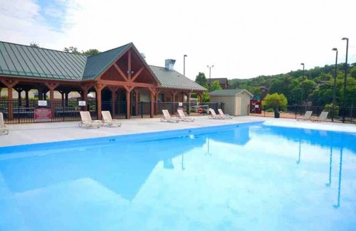 Reeds Spring Cabin | 101 m² Cabin ∙ 2 bedrooms ∙ 6 guests