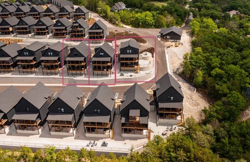Hollister House | 1020 m² House ∙ 22 bedrooms ∙ 79 guests