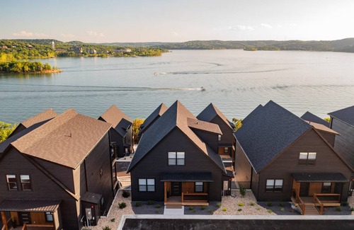 Hollister House | 1020 m² House ∙ 22 bedrooms ∙ 79 guests