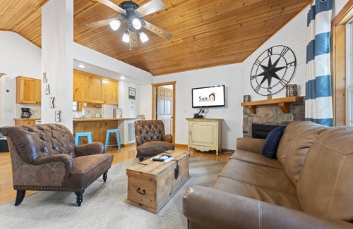 Reeds Spring Cabin | 103 m² Lodge ∙ 2 bedrooms ∙ 8 guests