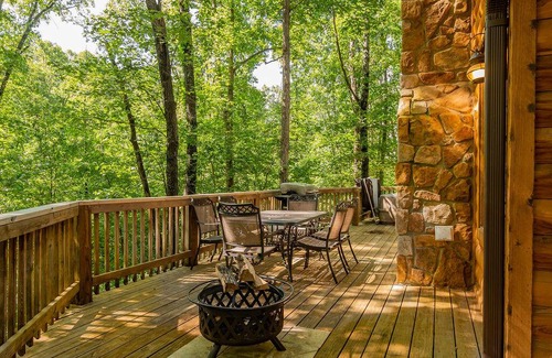 Branson Cedars Cabin | 119 m² Cabin ∙ 2 bedrooms ∙ 6 guests