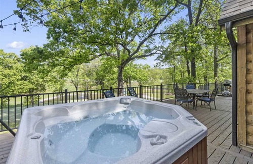 Branson Cedars Cabin | 119 m² Cabin ∙ 3 bedrooms ∙ 8 guests