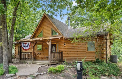 Branson Cedars Cabin | 119 m² Cabin ∙ 3 bedrooms ∙ 8 guests