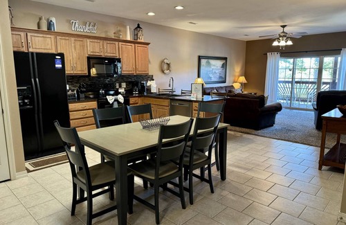 Hollister Condo | 130 m² Condo ∙ 3 bedrooms ∙ 8 guests