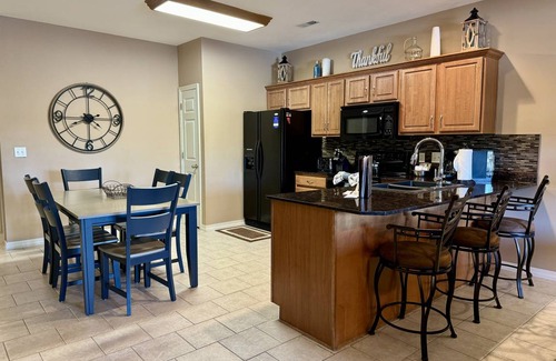 Hollister Condo | 130 m² Condo ∙ 3 bedrooms ∙ 8 guests