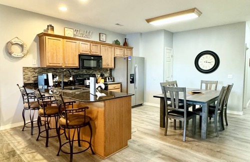 Hollister Condo | 130 m² Condo ∙ 3 bedrooms ∙ 8 guests