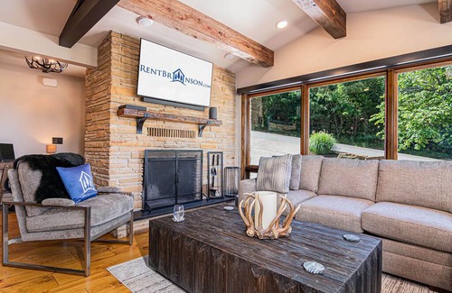 Big Cedars Cabin | 130 m² Lodge ∙ 3 bedrooms ∙ 8 guests