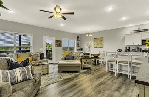Branson West Condo | 143 m² Condo ∙ 3 bedrooms ∙ 10 guests