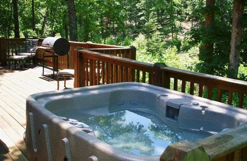 Branson Cedars Cabin | 149 m² Cabin ∙ 3 bedrooms ∙ 10 guests