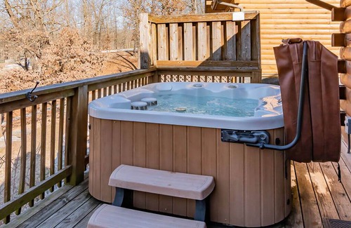 Branson Cedars Cabin | 158 m² Cabin ∙ 3 bedrooms ∙ 10 guests