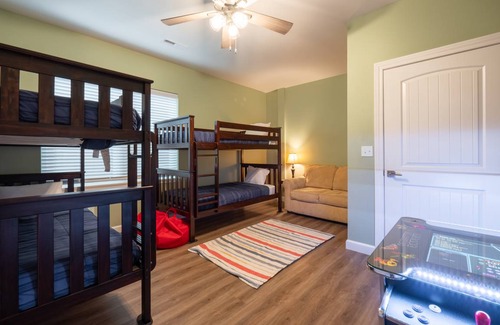 Branson Condo | 163 m² Condo ∙ 3 bedrooms ∙ 13 guests
