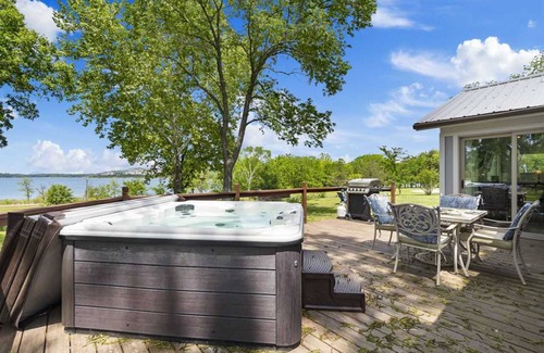Big Cedars House | 192 m² House ∙ 3 bedrooms ∙ 10 guests