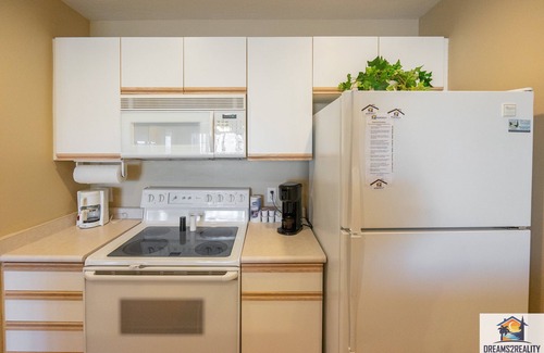 Branson Condo | 2 BD WALK-IN! Near The Strip! ~ Screened Porch ~ FREE TICKETS INCLUDED! (CH1-18)
