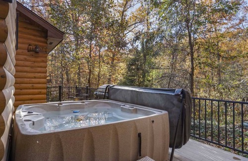Branson Cedars Cabin | 223 m² Cabin ∙ 4 bedrooms ∙ 14 guests
