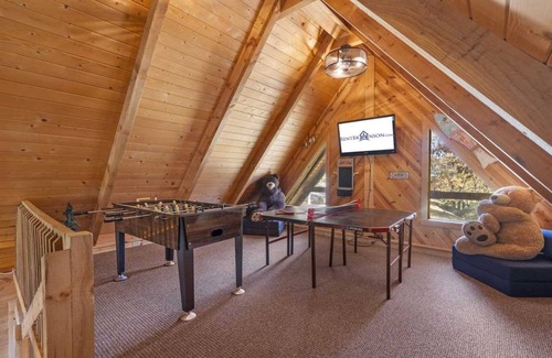 Branson Cedars Cabin | 223 m² Cabin ∙ 4 bedrooms ∙ 14 guests