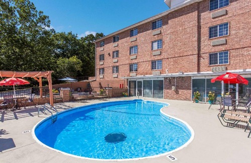 Branson Theater District Hotel | 23 m² Hotel ∙ 127 guests