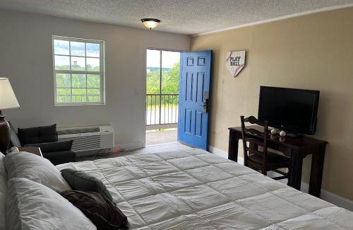 Branson Theater District Hotel | 251 m² Hotel ∙ 4 guests