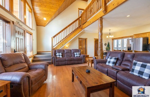 Indian Point Condo | 269 m² Condo ∙ 6 bedrooms ∙ 20 guests