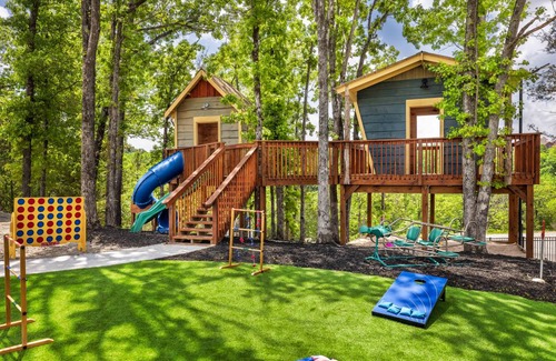 Kimberling City Cabin | 279 m² Cabin ∙ 3 bedrooms ∙ 12 guests