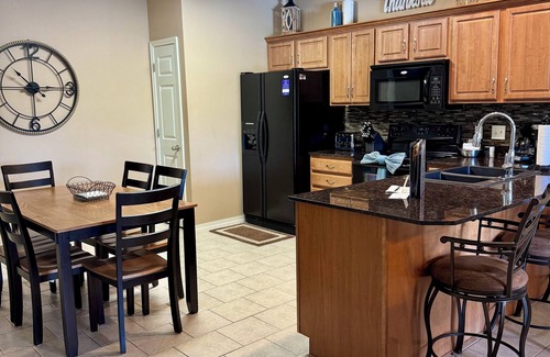 Hollister Condo | 3 BR, 2 Bath Condo on the Shores of Table Rock Lake with Dock Access