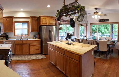 Branson House | 353 m² House ∙ 5 bedrooms ∙ 14 guests