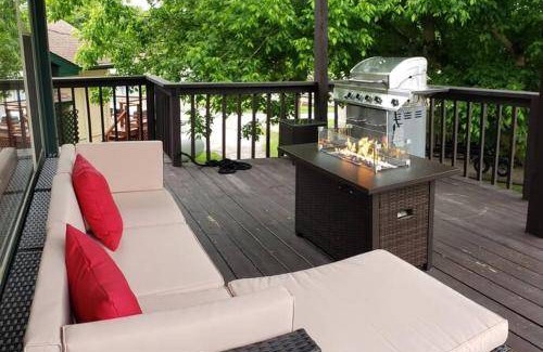 Branson House | 353 m² House ∙ 5 bedrooms ∙ 14 guests