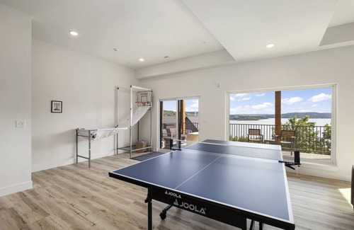 Hollister House | 375 m² House ∙ 8 bedrooms ∙ 16 guests