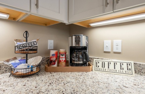 Branson Condo | 3BR/3BA Walk-in ~ Close to 76 Strip ~ Resort Amenities ~ FREE TICKETS INCLUDED! (FH-G203)