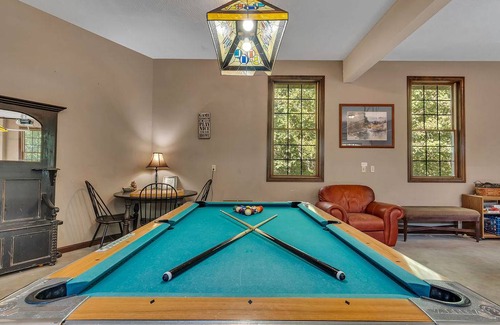 Blue Eye Cabin | 418 m² Lodge ∙ 6 bedrooms ∙ 16 guests