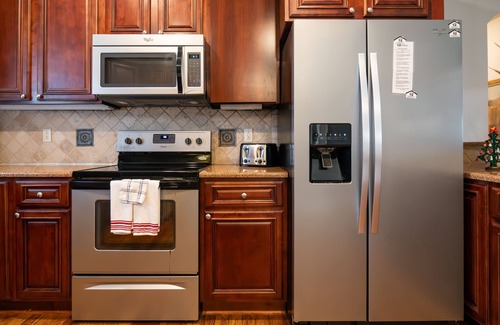Branson House | 4BR WALK-IN Villa ~ All Master Suites! ~ Pool ~ FREE TICKETS INCLUDED! (V120)