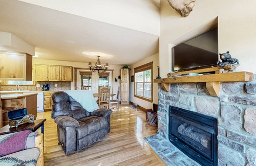 Reeds Spring Condo | 78 m² Condo ∙ 1 bedroom ∙ 4 guests