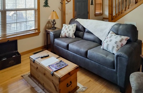 Reeds Spring Condo | 78 m² Condo ∙ 1 bedroom ∙ 4 guests