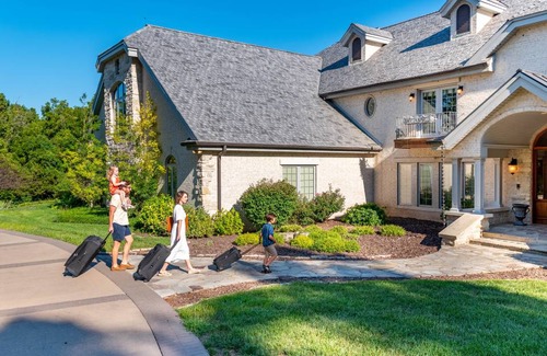 Blue Eye House | 808 m² House ∙ 9 bedrooms ∙ 25 guests