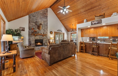 Branson West Cabin | A tranquil escape to a 2 bedroom, 2 bath lodge located at Stonebridge Resort!