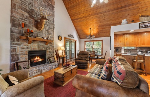 Branson West Cabin | A tranquil escape to a 2 bedroom, 2 bath lodge located at Stonebridge Resort!