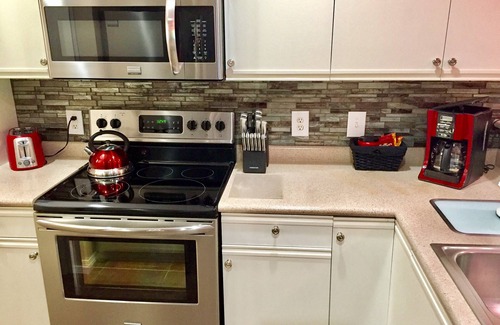 Branson Condo | Beautiful, Modern Condo-No Stairs!-King Beds! Central Branson