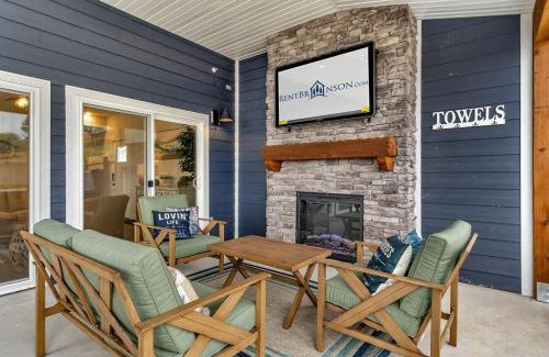 Table Rock House | Boone Docks Lodge