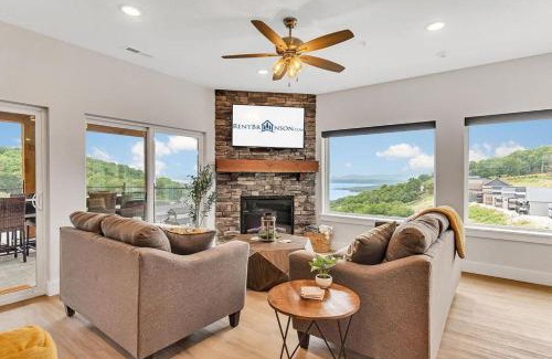 Table Rock House | Boone Docks Lodge