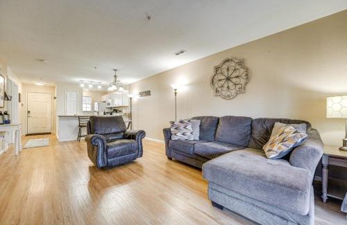 Table Rock Apartment | Branson Condo with Screened Porch 4 Mi to Lake!