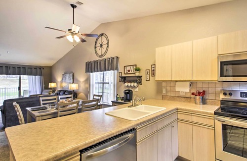 Table Rock Condo | Charming Condo w/Balcony, Near Branson Strip